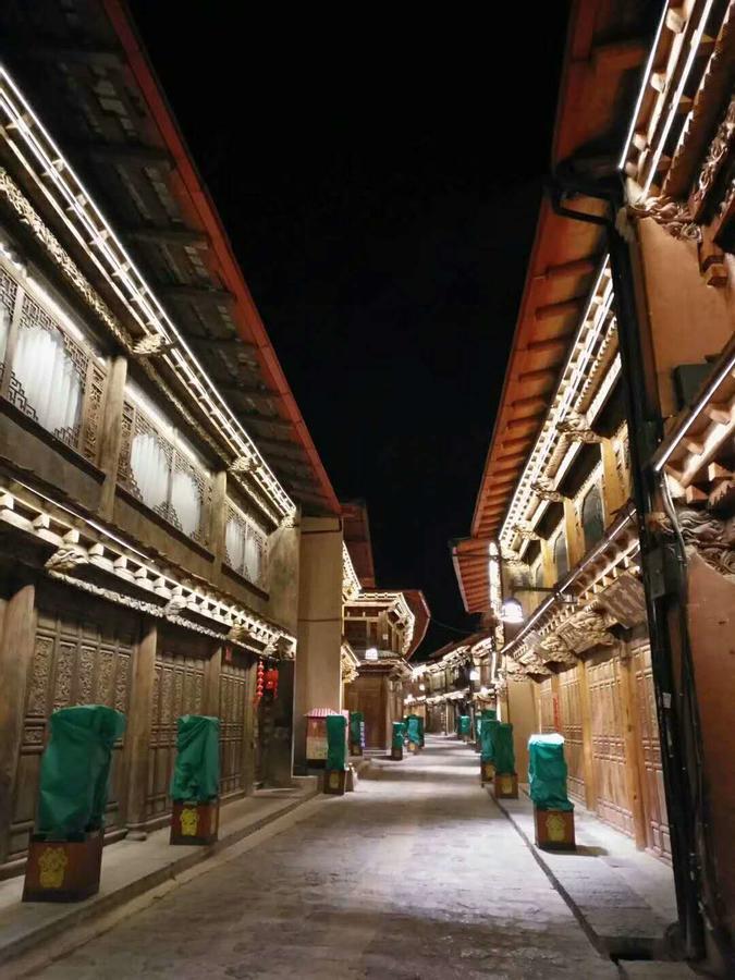 Jiumi Snow Mountain Original Art Hotel シャングリラ県 エクステリア 写真